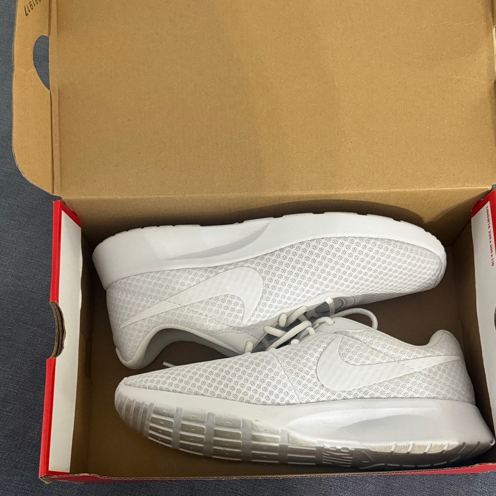Nike Mesh White Running Shoes